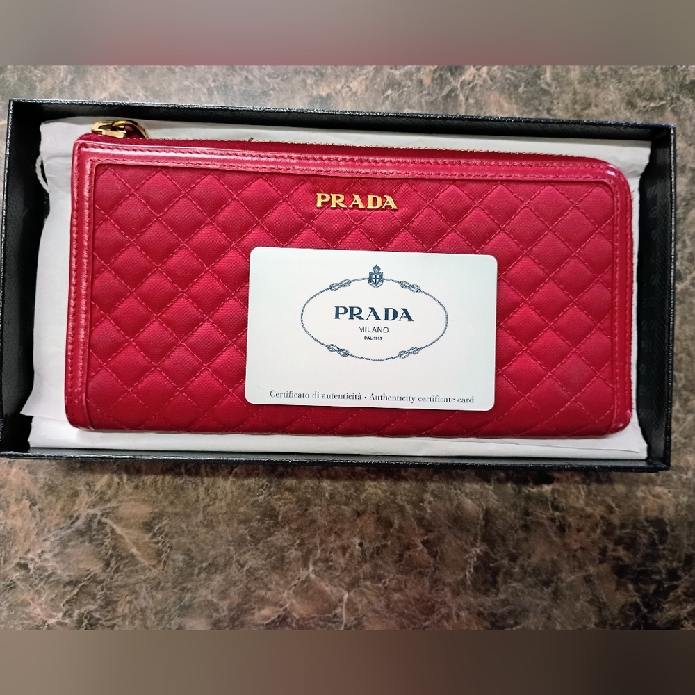 Prada Quilted Tessuto Zip Around Wallet Red Ibisco w/ Box & Auth Card. - Picture 4 of 10